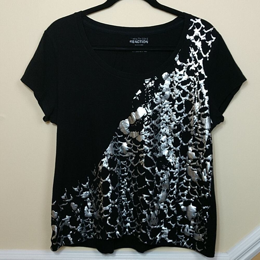 Kenneth Cole Reaction Black Embossed Silver Foil T-shirt size XL